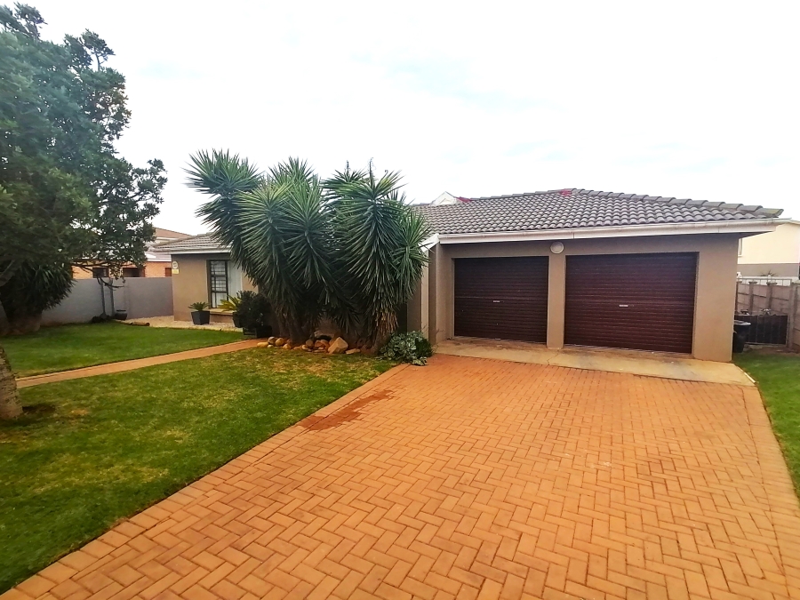 4 Bedroom Property for Sale in Noorsekloof Eastern Cape